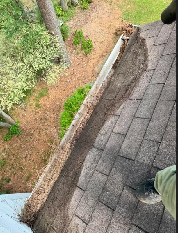 Expert Gutter Cleaning & Roof Valley Maintenance – Alpharetta & Johns Creek GA — photo 1
